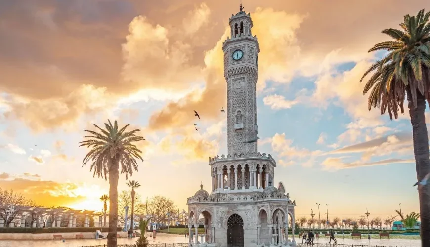 Discovering Izmir: A Day of Turkish Delights in the Aegean Region